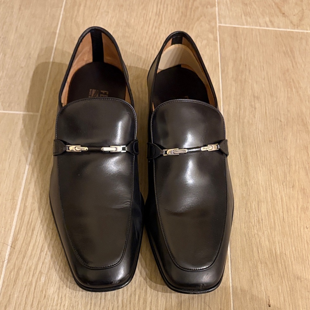 Sleek Black Leather Men's Slip-On Loafers
